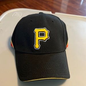 New Era Pittsburgh Pirates BP hat. Vintage early 2000s. Small Medium